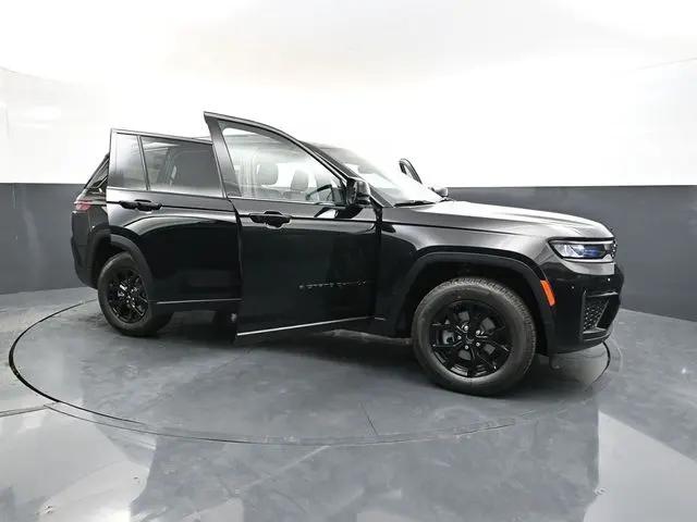 2026 Jeep Grand Cherokee Altitude 4x4