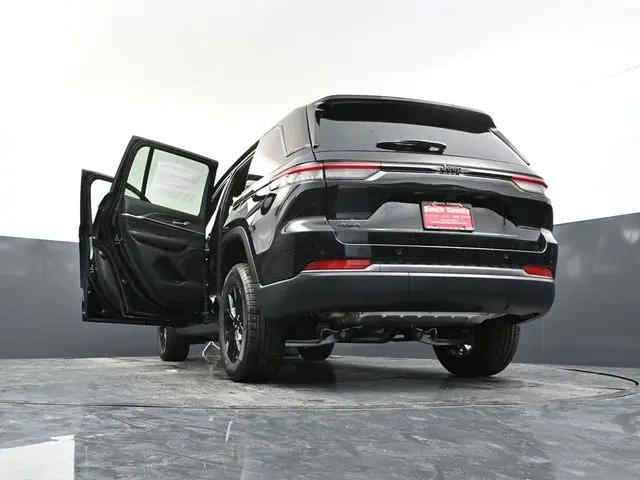 2026 Jeep Grand Cherokee Altitude 4x4