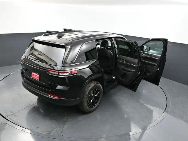 2026 Jeep Grand Cherokee Altitude 4x4