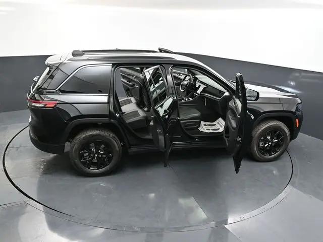 2026 Jeep Grand Cherokee Altitude 4x4