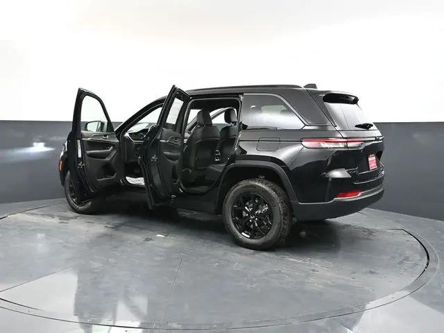 2026 Jeep Grand Cherokee Altitude 4x4