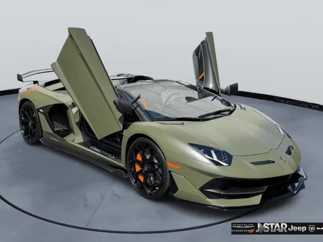 2021 Lamborghini Aventador Roadster