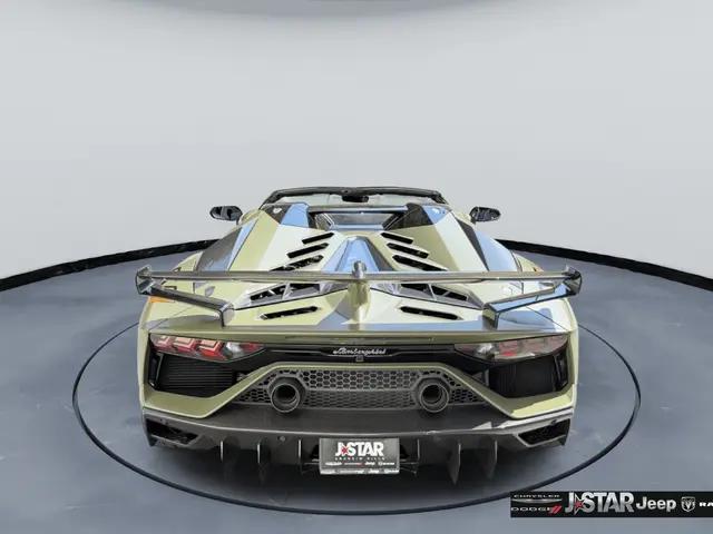 2021 Lamborghini Aventador Roadster