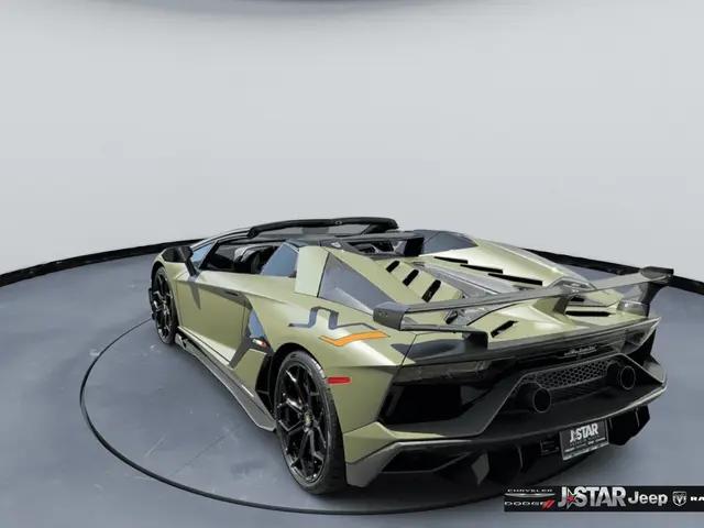 2021 Lamborghini Aventador Roadster