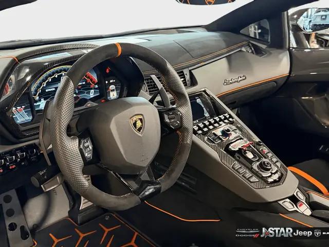 2021 Lamborghini Aventador Roadster