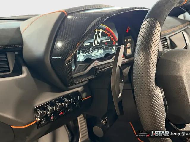 2021 Lamborghini Aventador Roadster