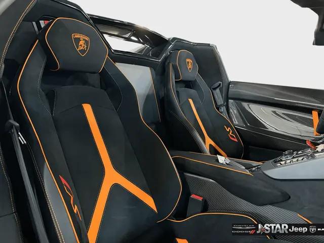 2021 Lamborghini Aventador Roadster