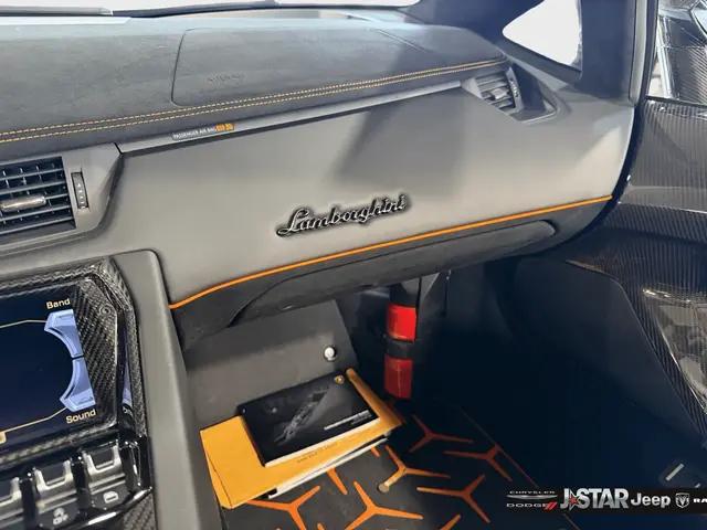 2021 Lamborghini Aventador Roadster