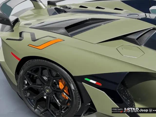 2021 Lamborghini Aventador Roadster