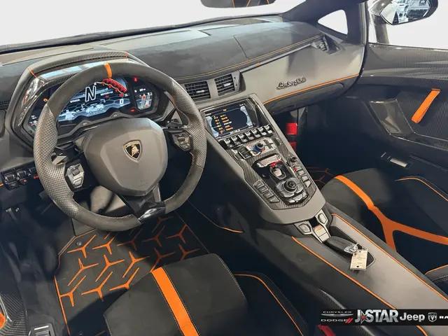 2021 Lamborghini Aventador Roadster