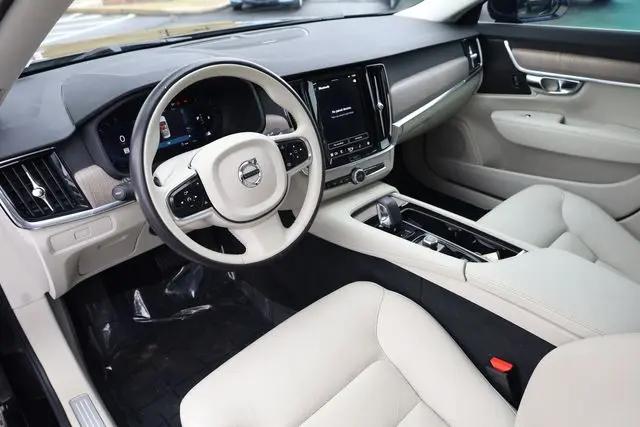 2023 Volvo S90 B6 Plus