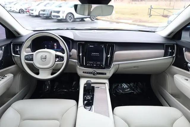 2023 Volvo S90 B6 Plus
