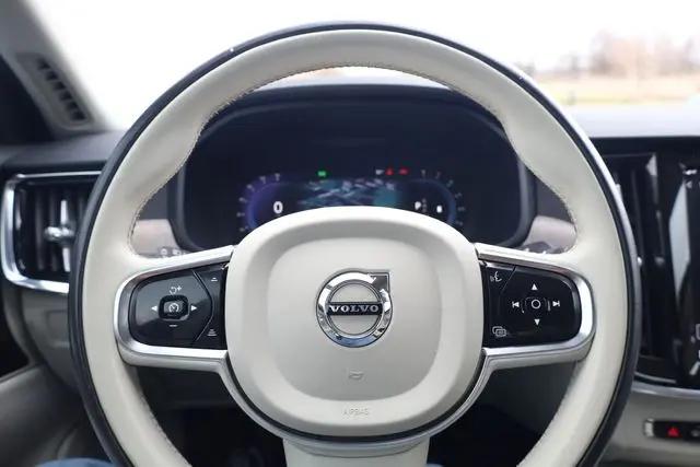 2023 Volvo S90 B6 Plus