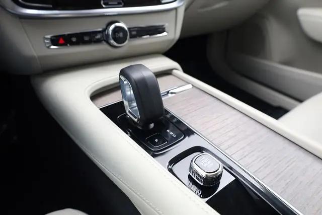 2023 Volvo S90 B6 Plus