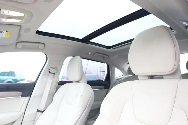 2023 Volvo S90 B6 Plus