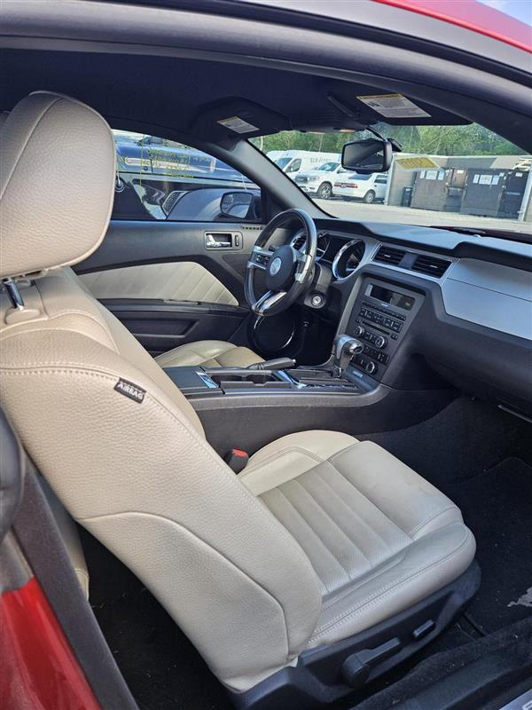 2012 Ford Mustang V6 Premium