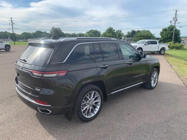 2023 Jeep Grand Cherokee Summit