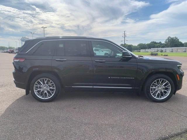 2023 Jeep Grand Cherokee Summit