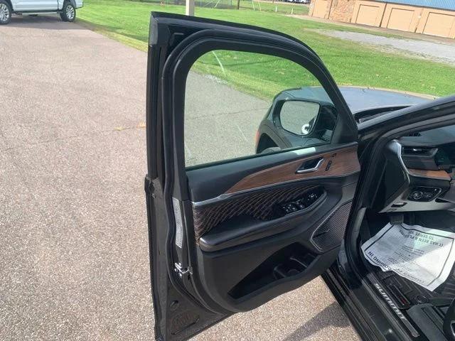 2023 Jeep Grand Cherokee Summit