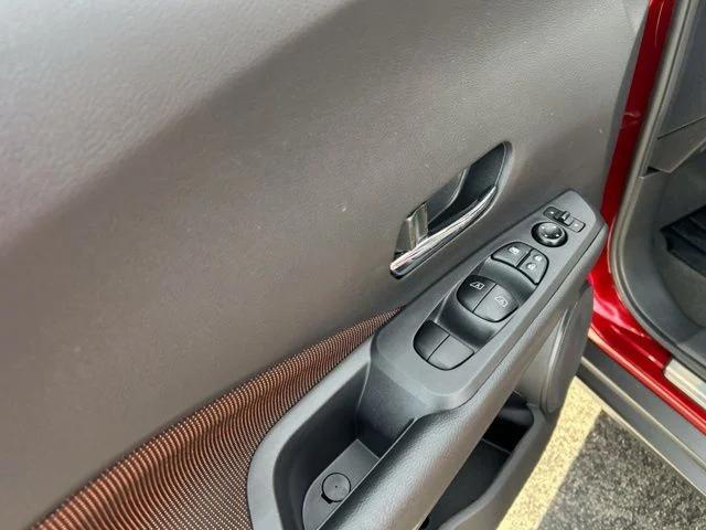 2024 Nissan Kicks SR Xtronic CVT