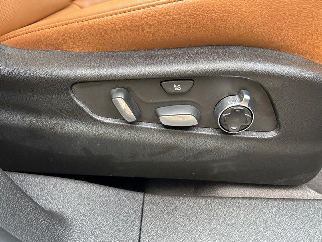 2023 Cadillac XT4 AWD Premium Luxury