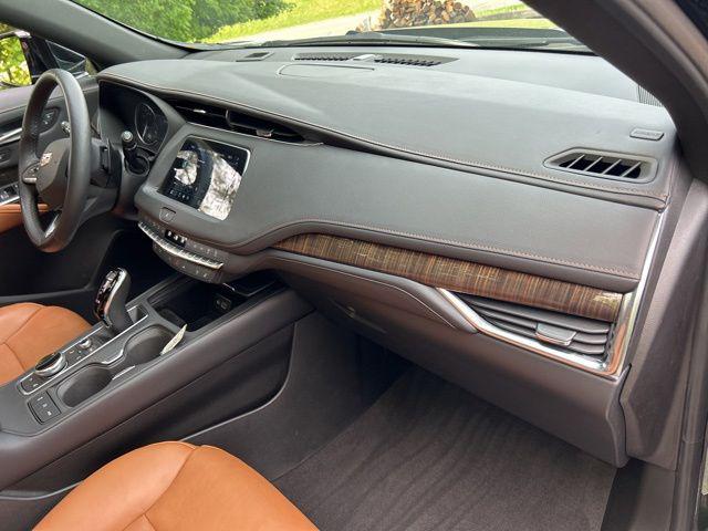 2023 Cadillac XT4 AWD Premium Luxury