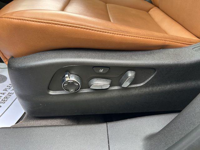 2023 Cadillac XT4 AWD Premium Luxury