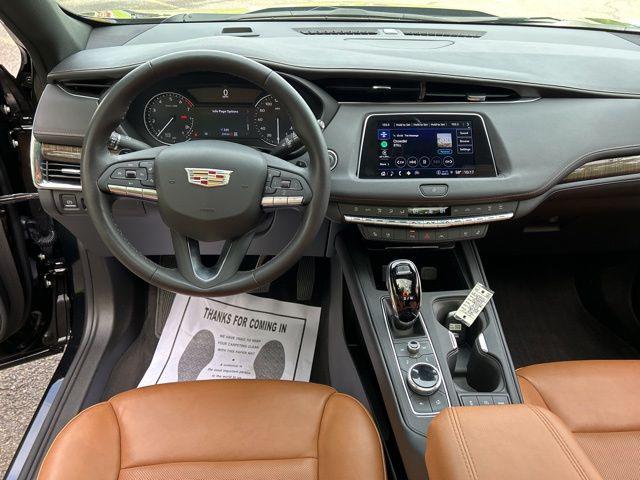 2023 Cadillac XT4 AWD Premium Luxury