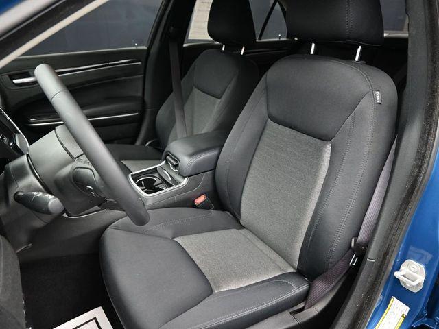 2023 Chrysler 300 Touring