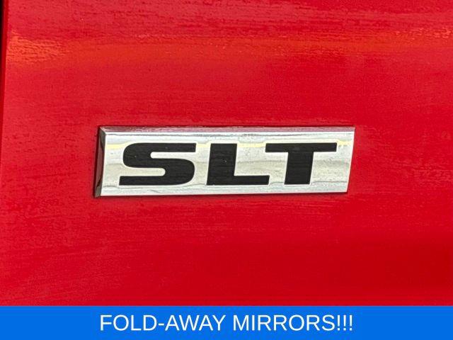 2022 Ram 1500 Classic SLT Crew Cab 4x4 57 Box