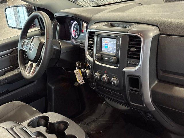 2022 Ram 1500 Classic SLT Crew Cab 4x4 57 Box
