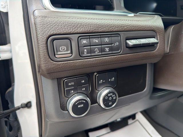 2022 GMC Yukon 4WD Denali