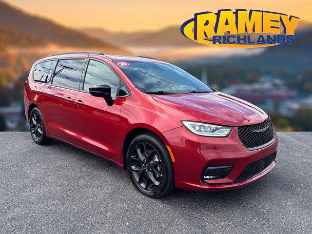 2025 Chrysler Pacifica Limited for sale in Richlands, VA