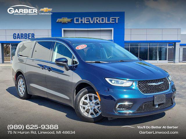 2023 Chrysler Pacifica Touring L for sale in Linwood, MI