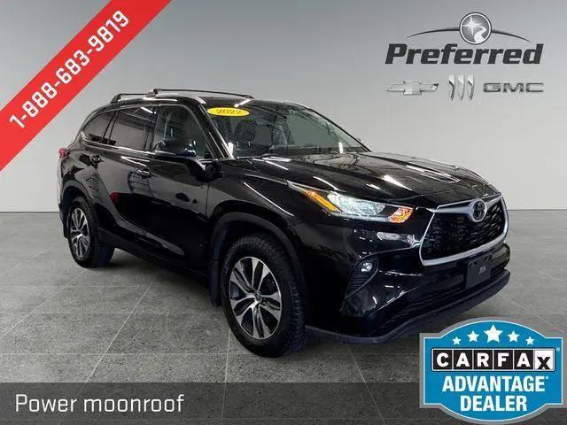 2022 Toyota Highlander XLE for sale in Grand Haven, MI