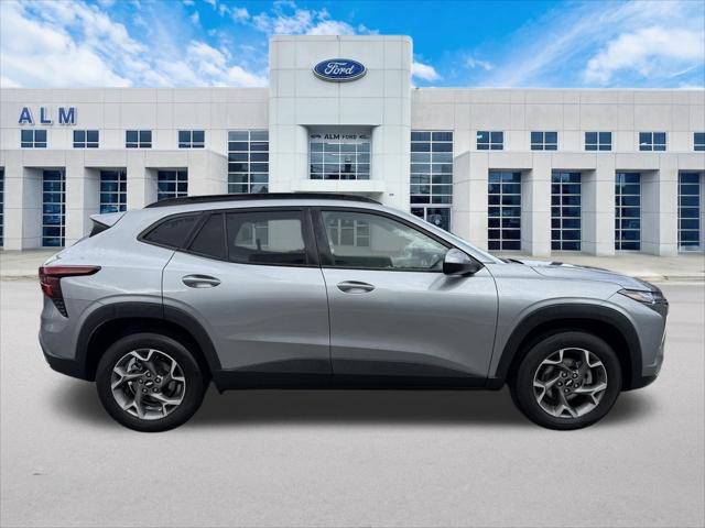 2025 Chevrolet Trax FWD LT