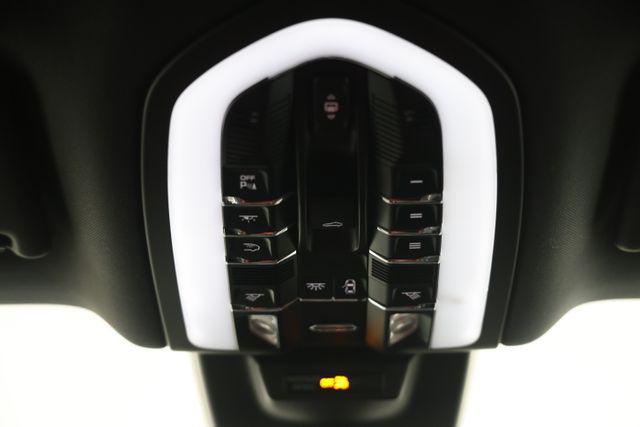 2020 Porsche Macan Base