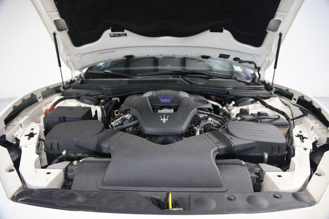 2022 Maserati Ghibli Modena Q4