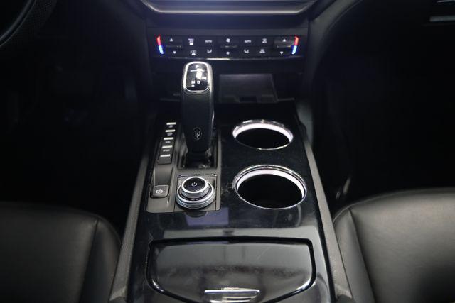 2022 Maserati Ghibli Modena Q4
