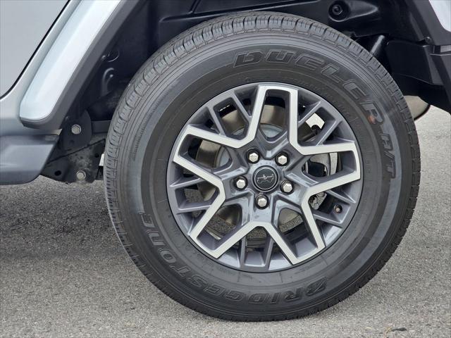 2024 Jeep Wrangler 4-Door Sahara 4x4