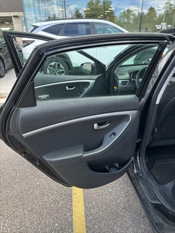 2017 Hyundai Elantra GT Base