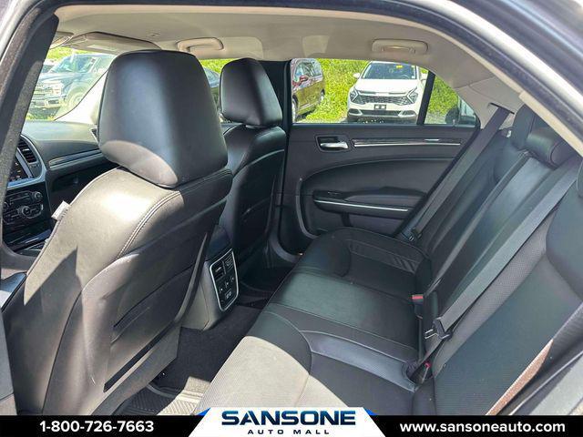 2022 Chrysler 300 Touring L AWD