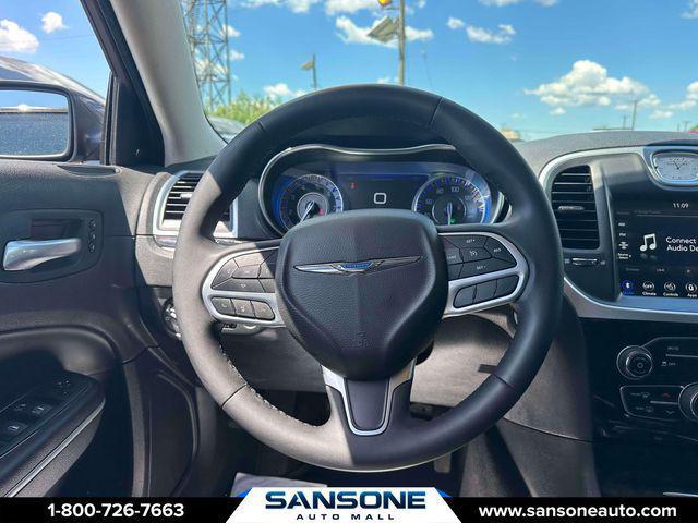 2022 Chrysler 300 Touring L AWD