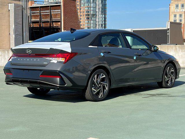 2025 Hyundai Elantra Hybrid Limited