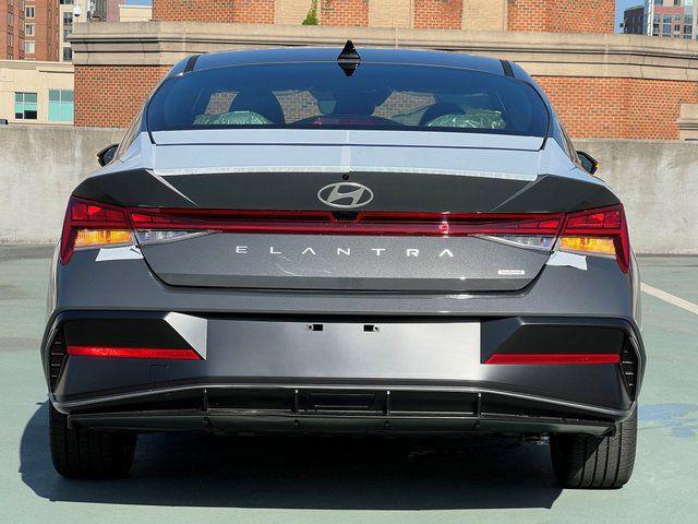 2025 Hyundai Elantra Hybrid Limited