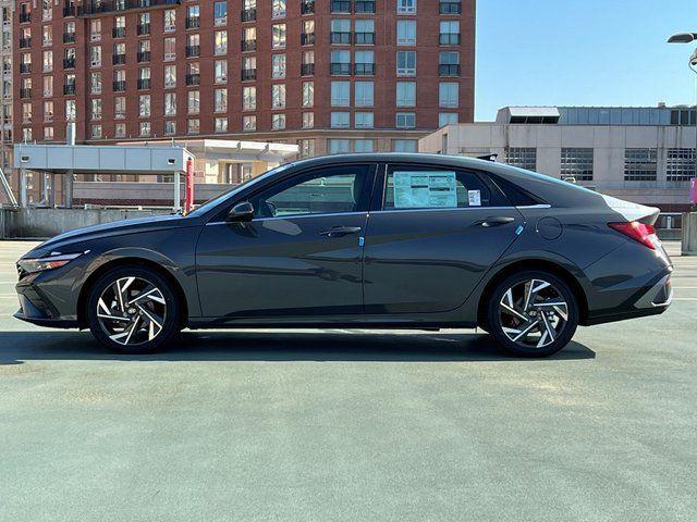 2025 Hyundai Elantra Hybrid Limited