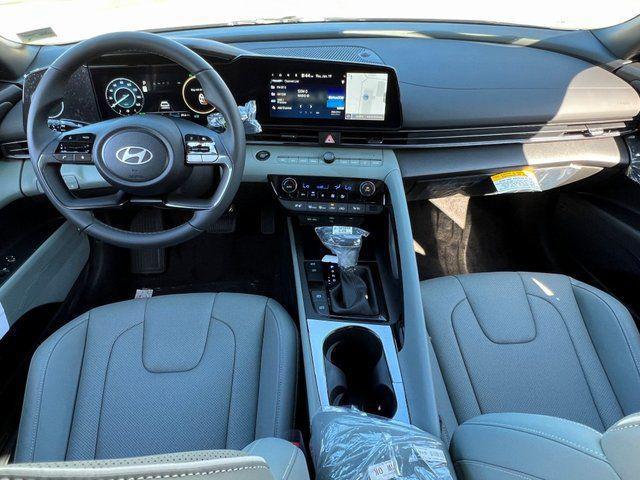 2025 Hyundai Elantra Hybrid Limited