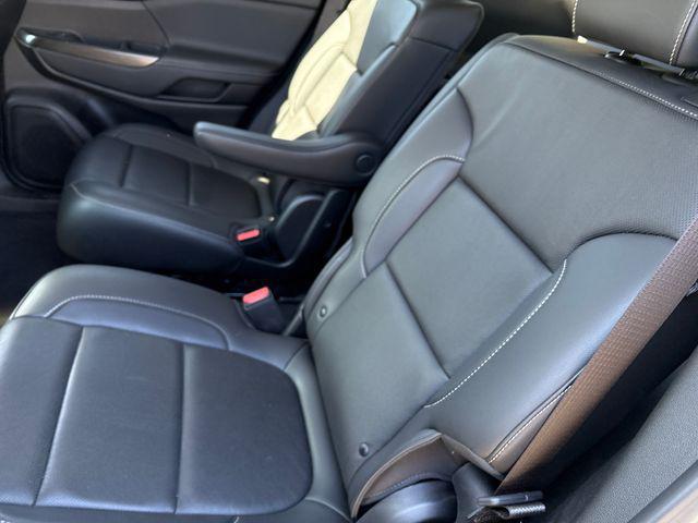 2023 GMC Acadia AWD SLT