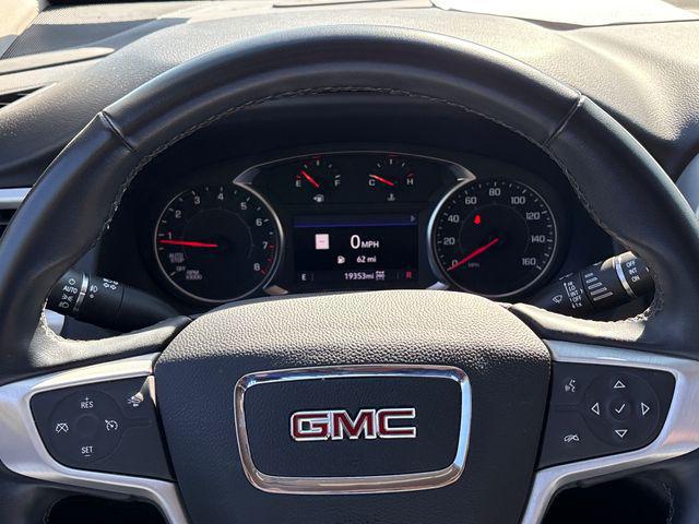 2023 GMC Acadia AWD SLT