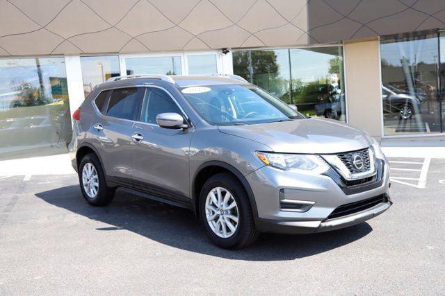 2019 Nissan Rogue SV for sale in LANSING, MI